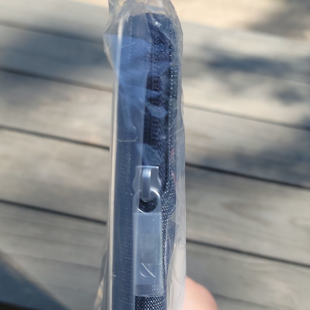 NIB- Incipio Slim Sleeve fits 11" MacBook Air or similar - Picture 5 of 5